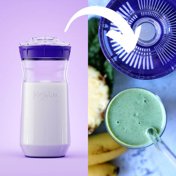 A la izquierda, un tarro fermentador de kefir kefirko con tapa colador morada relleno de kefir de leche; a la derecha, un batido, frutas y una vista desde arriba de la tapa colador con una flecha.