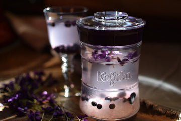 Kéfir de agua con violetas dulces: un comienzo perfecto para la primavera