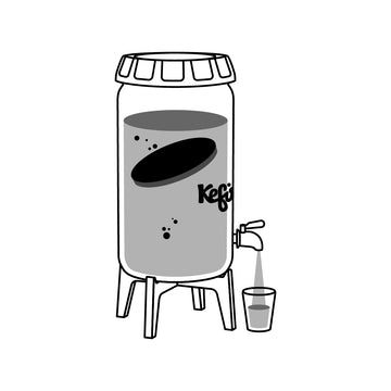 Ilustración de un fermentador sirviendo kombucha casera en un vaso a través del grifo.